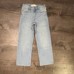 Classic blue un ripped jeans